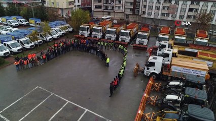 Esenyurt kışa hazır... Esenyurt Belediyesi'nin 70’e yakın personeli, 70 civarında aracı ve 4 bin ton tuz stoğu havadan görüntülendi