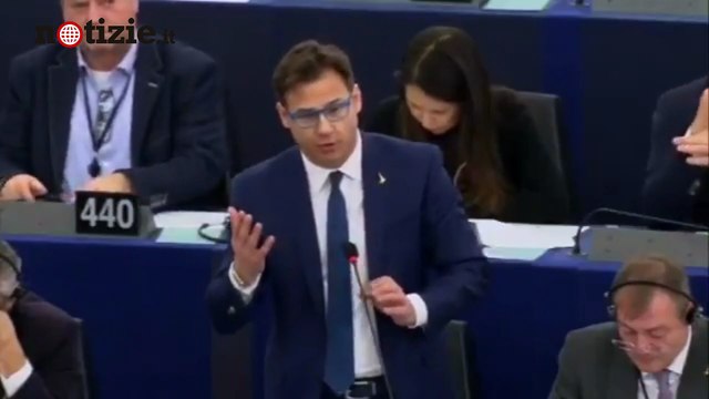 Lega, Angelo Ciocca all'europarlamento si schiera con i gilet gialli Svegliatevi | Notizie.it