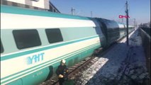 Ankara'da Yüksek Hızlı Tren ile Kılavuz Trene Çarptı 9 Ölü, 47 Yaralı -Ek Trenin Yakından Görüntüsü