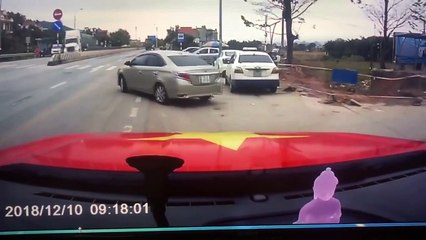 Une femme sauve un bébé de la catastrophe d'une façon incroyable