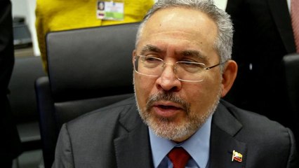 Ex-ministro morre na prisão com Maduro focado além-fronteiras