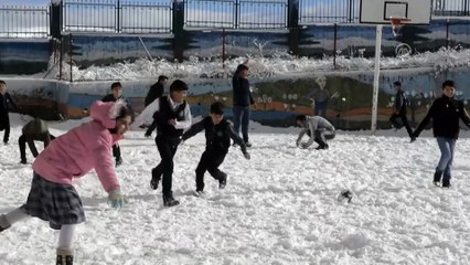 Ardahan'da kar eğlenceye dönüştü