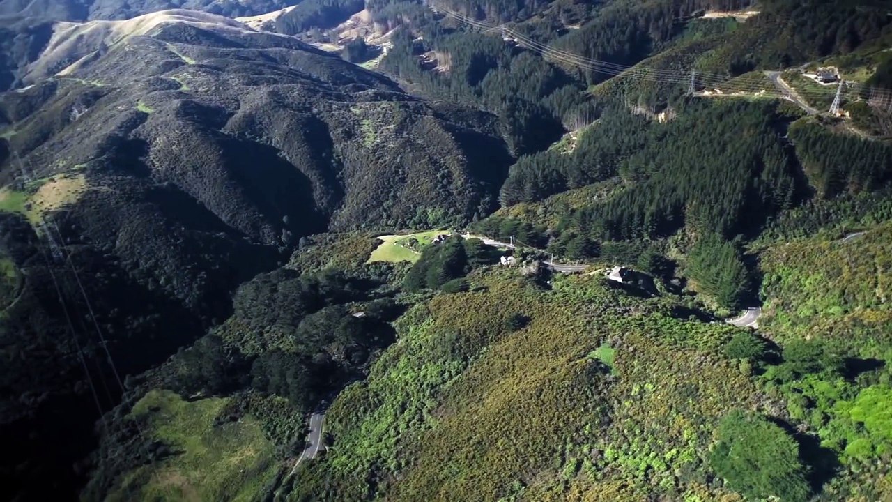 Mortal Engines Featurette - Mortal Beginnings (2018)