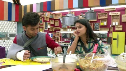 Bigg Boss Kannada Season 6:ಕವಿತಾಗೆ ನಿಜವಾಗಲೂ ಪ್ರಪೋಸ್ ಮಾಡಿಬಿಟ್ರಾ 'ರೈತ' ಶಶಿ.? |FILMIBEAT KANNADA