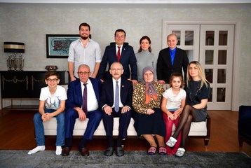 Kılıçdaroğlu'nun, Ekrem İmamoğlu İle Verdiği Poz "Adaylık Yarışı Bitti" Şeklinde Yorumlandı