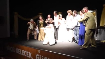 Sanatın Kalbi Bozüyük'te Attı, 10 Bin İzleyici Tiyatro ile Buluştu