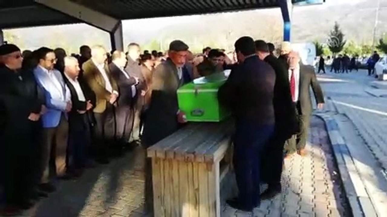 Oğlu tarafından kazara tabancayla vurulduğu ileri sürülen emekli uzman çavuş toprağa verildi - OSMANİYE
