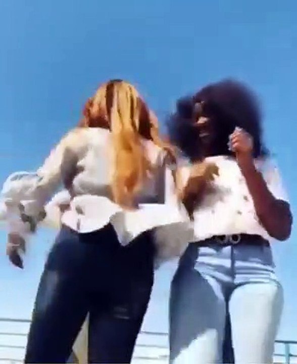 Vidéo: Challenge NIAMAKH NIAMAKHII la danse qui fait le buzz. Regarder!!