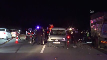 Mersin'de Trafik Kazası: 3'ü Polis, 6 Kişi Yaralandı