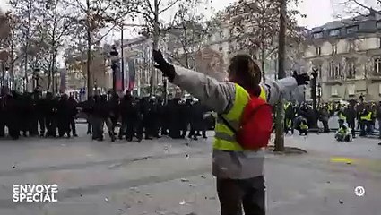 Viser au Flash-Ball un manifestant qui se tient les bras levés, "c'est une faute" affirme un colonel de gendarmerie