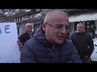 Protestë në Berat, banorët të mbështetur nga opozita bllokojnë rrugen