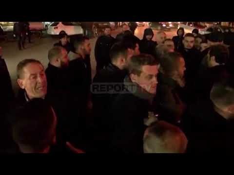 Tensione mes policisë dhe protestuesve në Shkodër, ndërhyn deputeti demokrat Bardh Spahia