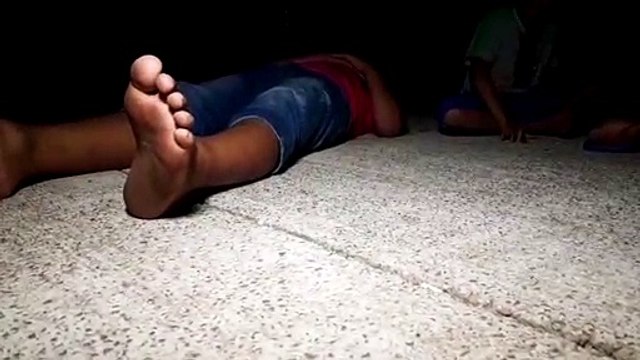 Meninos de 8 e 12 anos são atropelados por caminhão no Riviera
