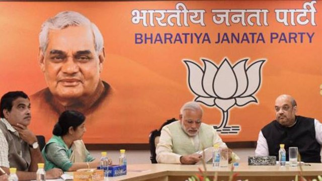 PM Modi और Amit Shah की मैराथन बैठक, हार के बाद Lok Sabha 2019 के लिए भरी हुंकार | वनइंडिया हिंदी