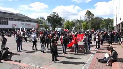 Öğrencilerin Hükümet Karşıtı Gösterileri Devam Ediyor