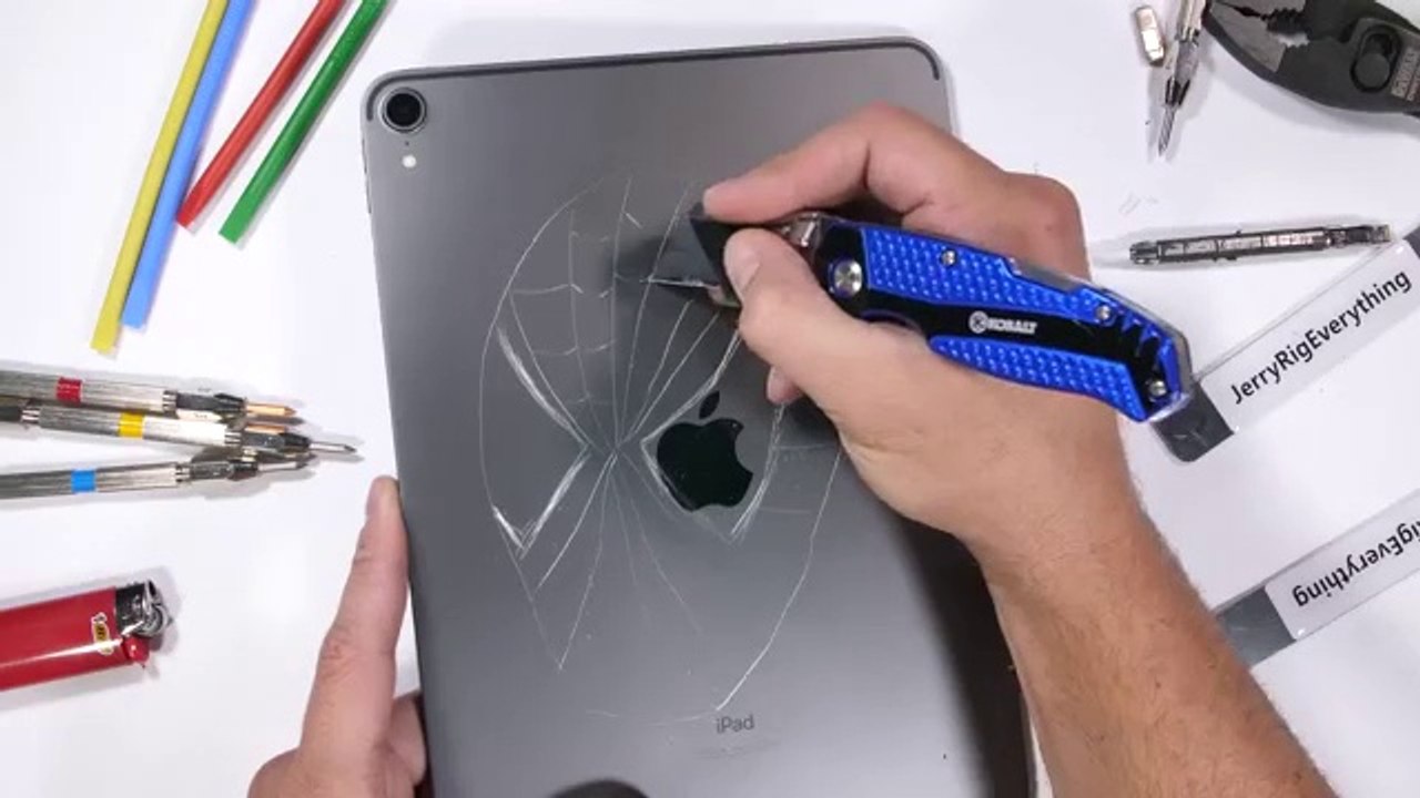 iPad Pro Bend Test! - Be gentle with Apples new iPad...