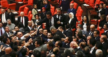 TBMM'deki Kavganın Sonrasında Güldüren Konuşma: 20 Sene Boyunca 80 Km Hızla Gelen Topa Kafa Attık