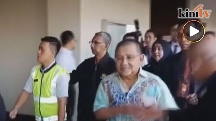 Isa Samad didakwa 10 tuduhan