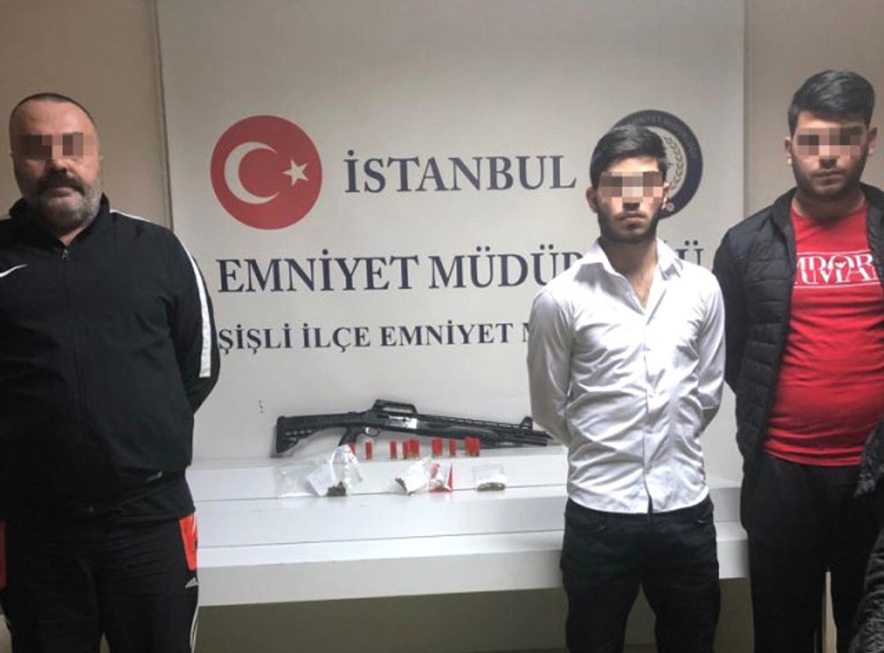 İstanbul'da 'Ayı' Lakaplı Torbacı ve Oğulları Kıskıvrak Yakalandı