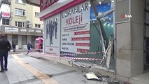 Kontrolden Çıkan Araç İş Yerine Böyle Daldı