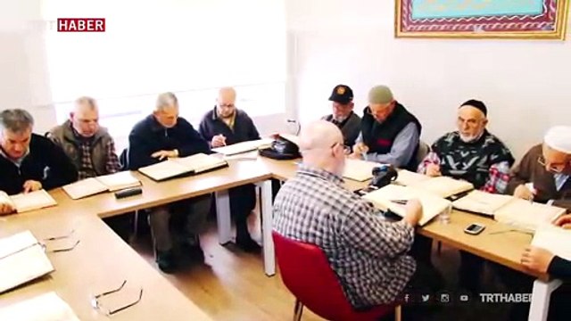 Kore gazisi 85 yaşında Kur'an-ı Kerim okumayı öğrendi