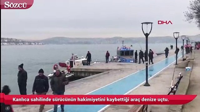 Kanlıca sahilinde sürücünün hakimiyetini kaybettiği araç denize uçtu.