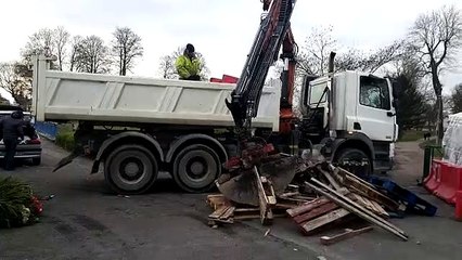 Démontage du campement des gilets jaunes à Toul