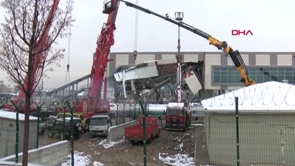 Kaza Yapan Trenlerin Enkazı Kaldırılıyor