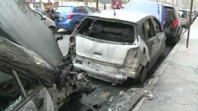 Loi El-Khomri : des voitures brûlées dans le sillage des manifestations à Paris