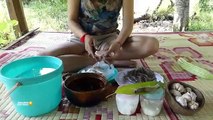 Danna Cooking Shrimp In Bitter Melon - Cooking wild