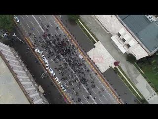 Download Video: Pamje me dron/ Kjo është pjesëmarrja e studentëve në protestën te Kryeministria