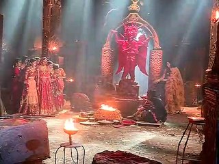 Qayamat Ki Raat | Watch How Gauri Saves Girls From Kalasur | क़यामत की रात