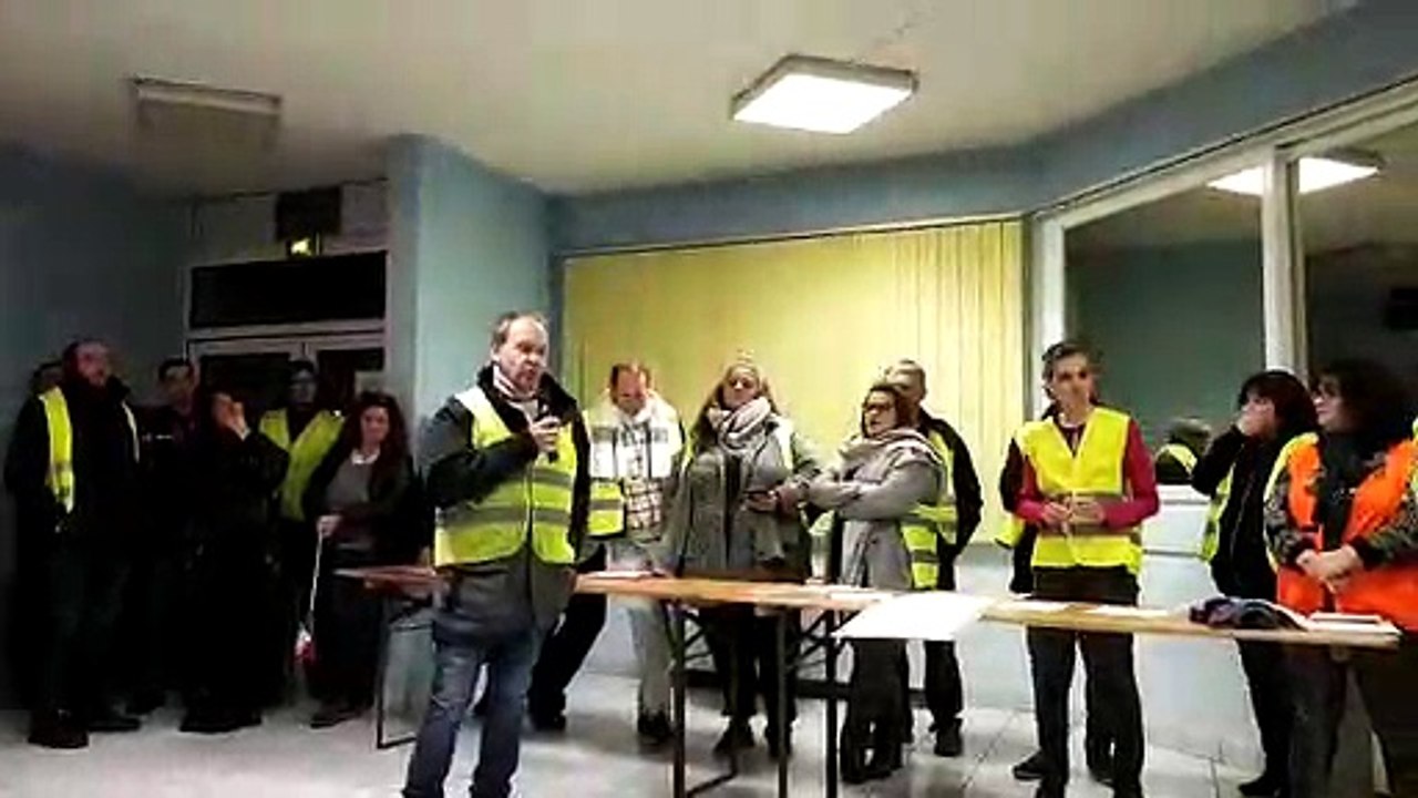 Les gilets jaunes de Verdun rencontrent les élus (3)