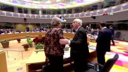 Theresa May ile Jean-claude Juncker Arasında Hararetli Konuşma