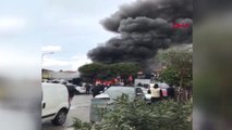 İzmir Çeşme'de Yapı Markette Yangın Çıktı