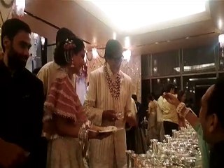 Isha Ambani की शादी में देखिए Big B, SRK और Mr Perfectionist कैसे कर रहे हैं मेहमाननवाजी