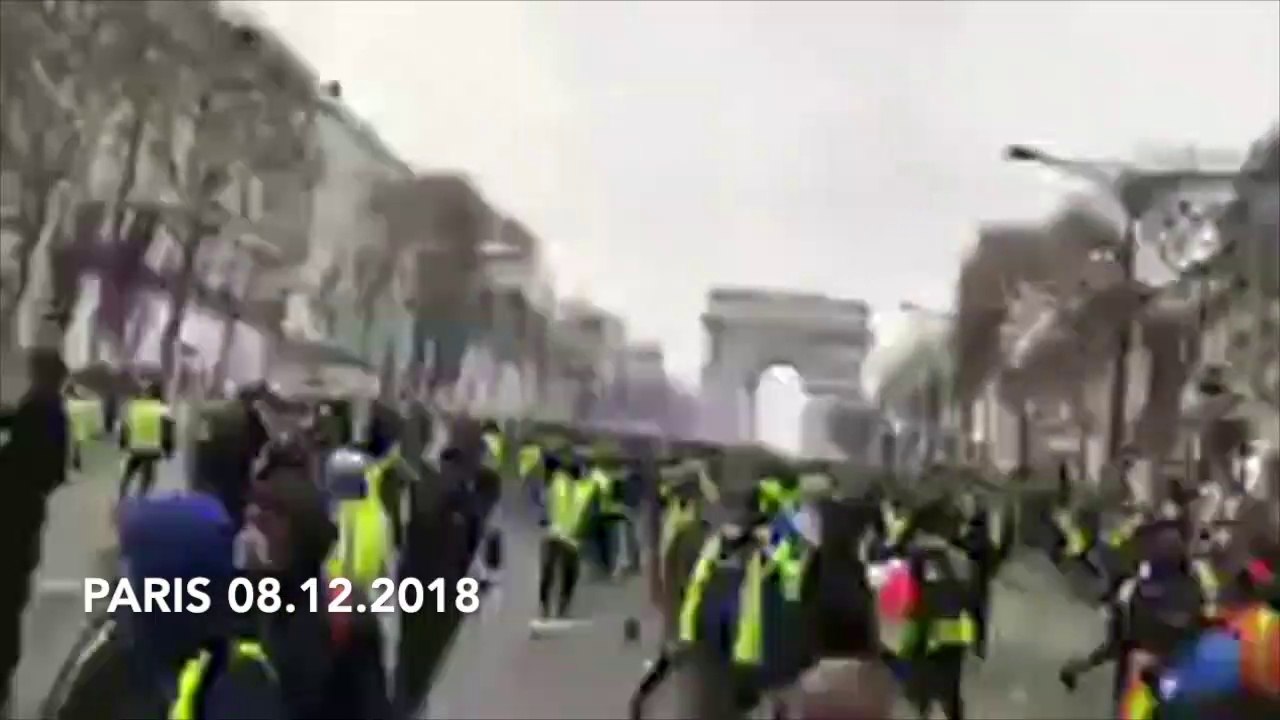 MACRON IST EIN BÜRGERKRIEGSVERBRECHER!  Proteste der Gilets Jaunes in Paris blutig niedergeschlagen: ausgeschossene Augen, zerfetzte Hände!