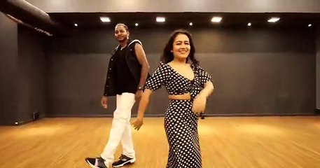 AANKH MAREY - NEHA KAKKAR dances to her own song - Melvin Louis