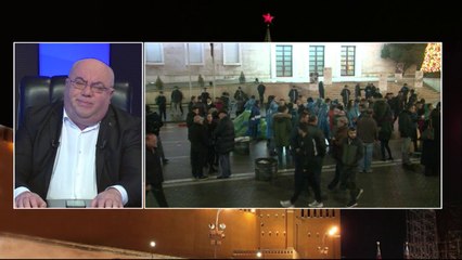 "Ju flet Moska": Mafia e librit pedagog-botues-donator zhvat studentët