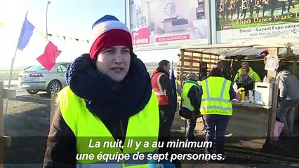 Des "gilets jaunes" restent mobilisés près de Lille