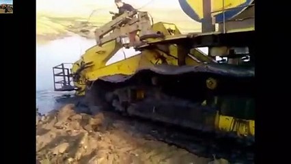 Modern Technology Agriculture Huge Machines and Heavy Agriculture Equipment_3(1)