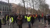 Les Gilets jaunes sont de nouveau escortés place du Luxembourg