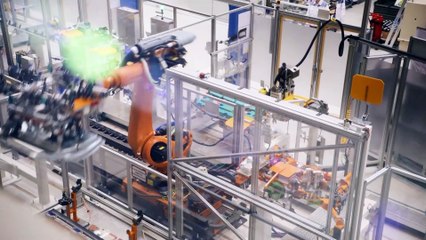 Centro de treinamento de robótica prepara profissionais para a era da automação