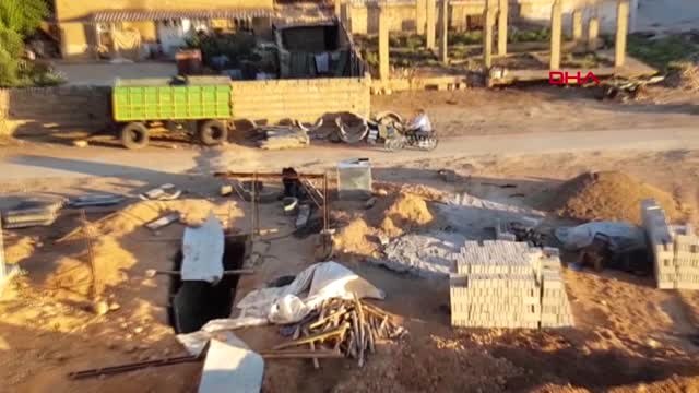 Şanlıurfa Pkk/ypg'li Teröristler Rasulayn'da Hendek Kazıyor