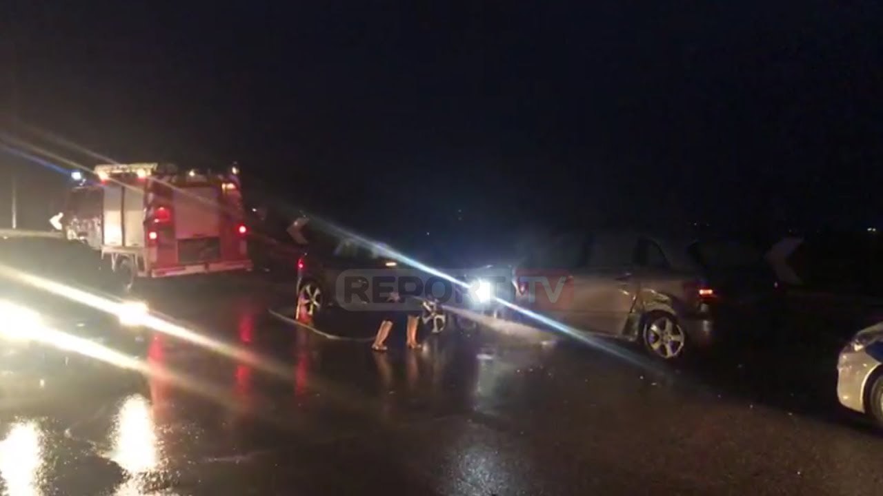 Report Tv - Aksident në Elbasan, përplasen "kokë më kokë" dy automjete, 4 të plagosur