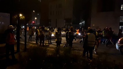 Les casseurs face aux CRS