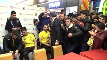 Yeni Malatyasporlu Futbolcular Taraftarlarla Buluştu