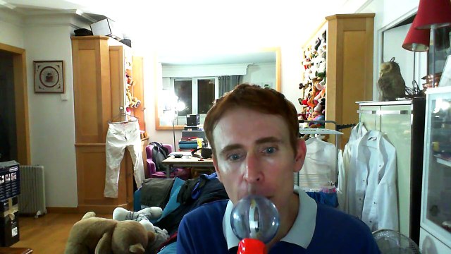 Wiwi égratigne je vous salue Marie de Serge Lama