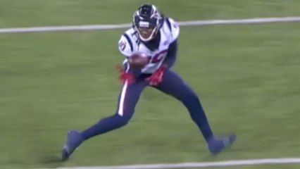 DeAndre Hopkins sneaks through zone for huge gain