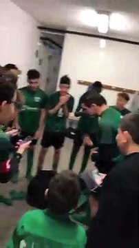 U16/17 Célébration dans le vestiaire après la victoire contre le SAM